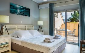 Apartment Lilly, Apartment With Communal Pool, 10 Meters From Sea